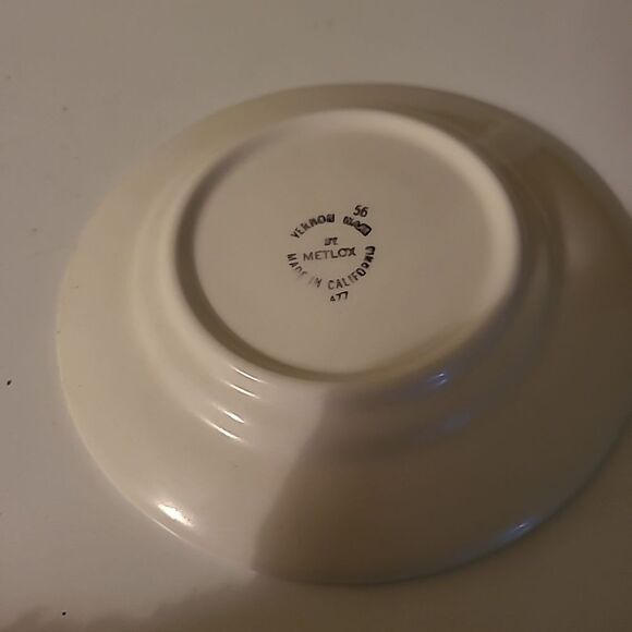 Set of Two Metlox Saucers - Picture 4 of 6